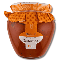 Natura Lutenica 550 g, des Glases mit Zutatenliste, Nährwerttabelle, Lagerhinweisen und Herstellerangaben